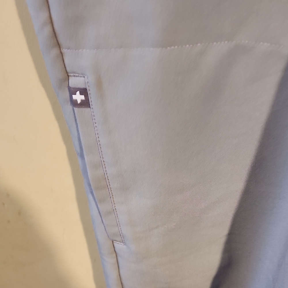 Figs Rafella Scrub Light Gray V-Neck Sleeveless Top - Picture 5 of 5
